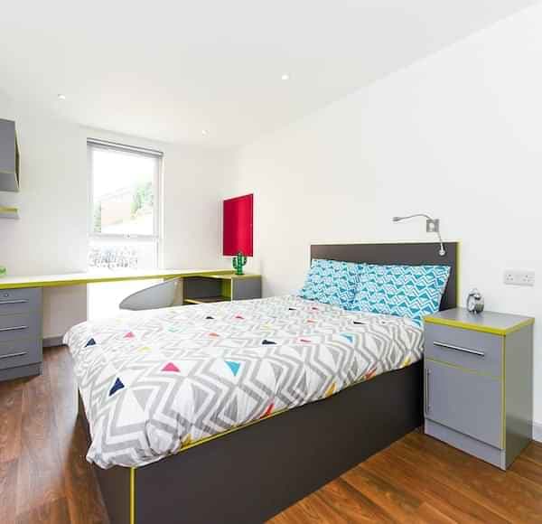 Ensuite Gold - Image 7