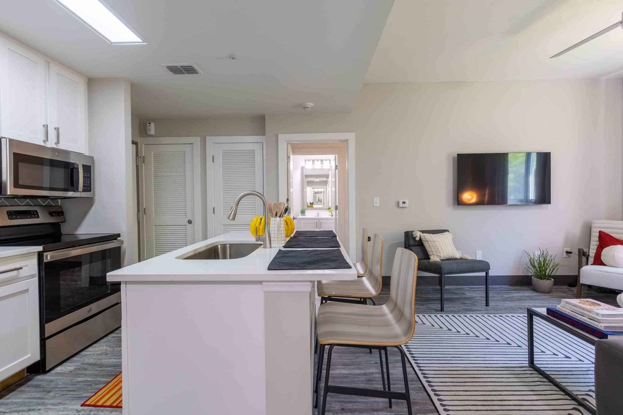 Private Room - Mitchell Platinum - Image 2