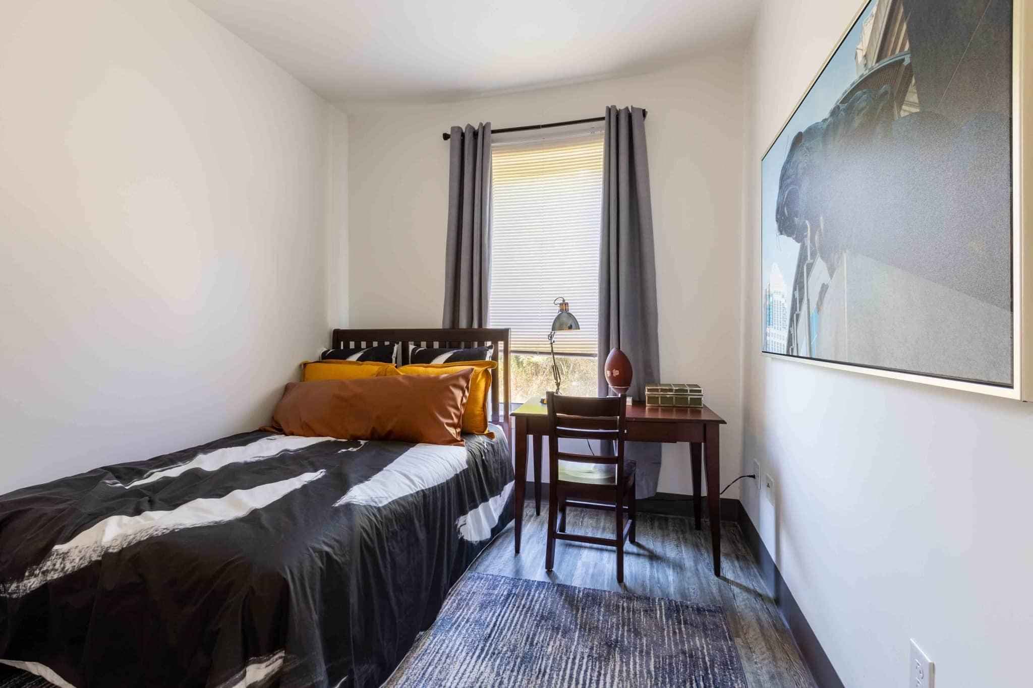 Private Room - Camden Platinum - Image 8