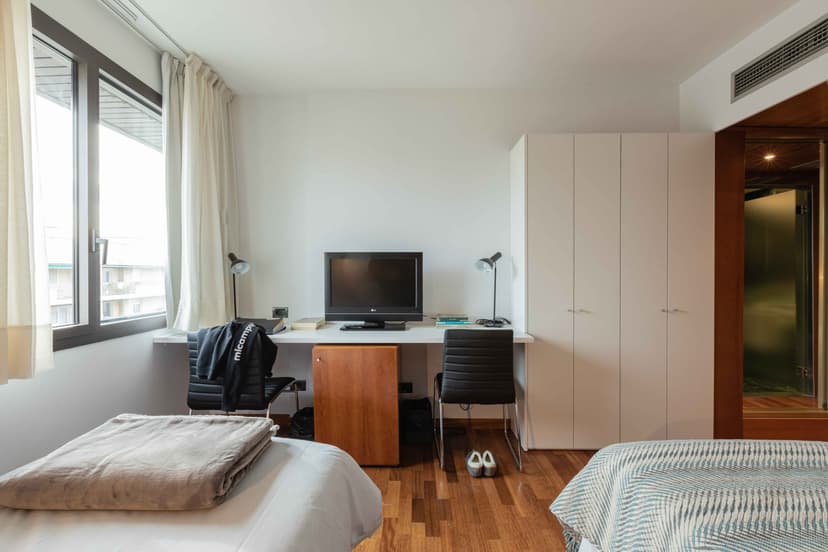 Double Room - Image 5
