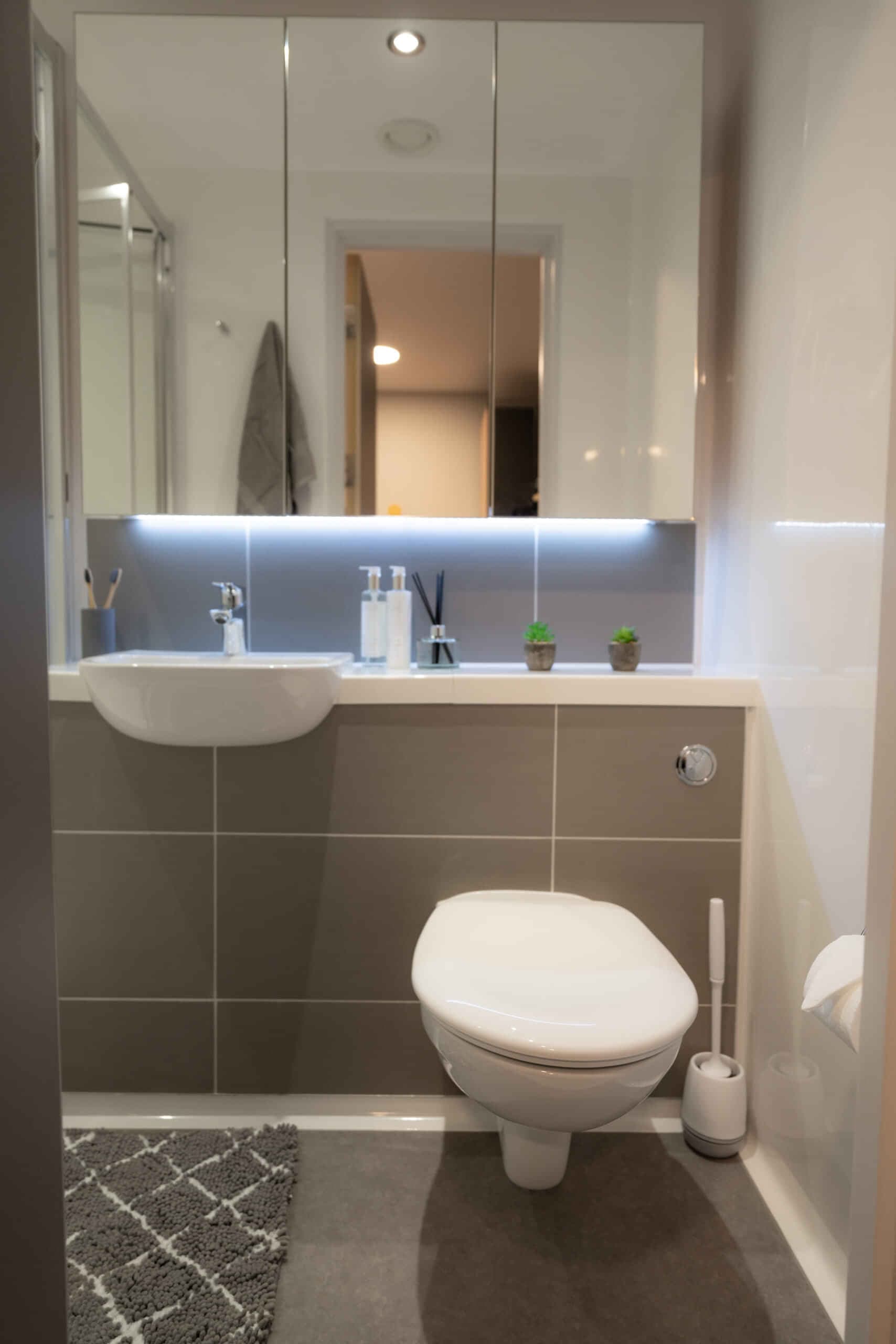 Classic Ensuite (Ground Floor) - Image 4