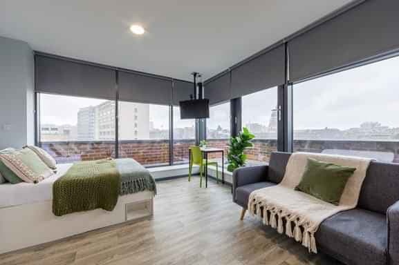 Platinum Studio - Image 1