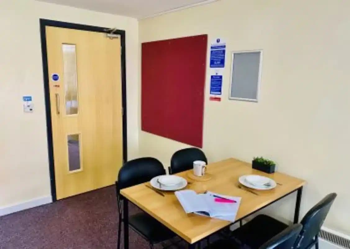 Standard Double Ensuite Room - Image 2