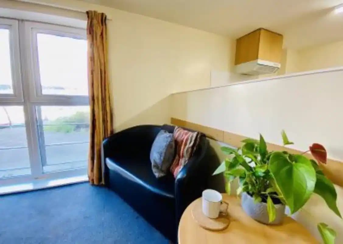 Standard Double Ensuite Room - Image 4