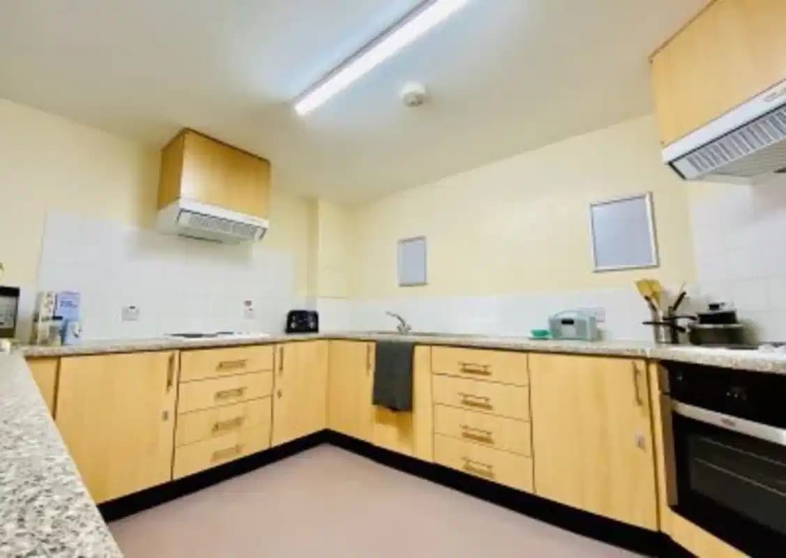 Standard Double Ensuite Room - Image 3