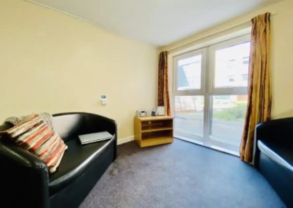 Standard Double Ensuite Room - Image 5