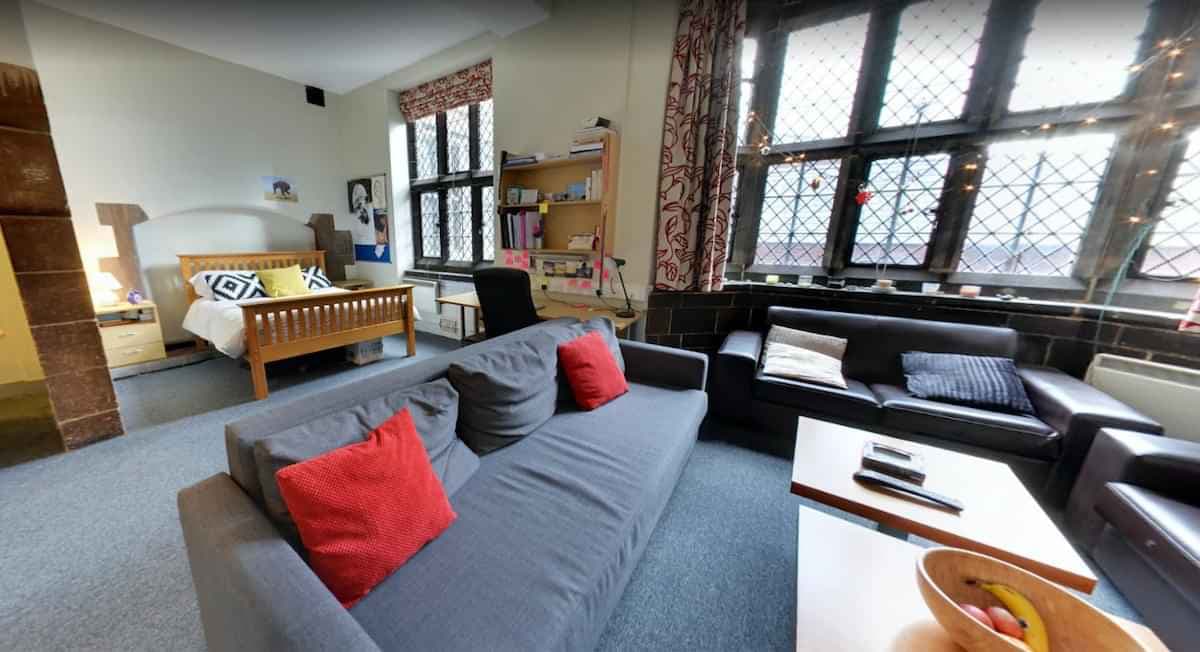 Deluxe Studio - Image 1