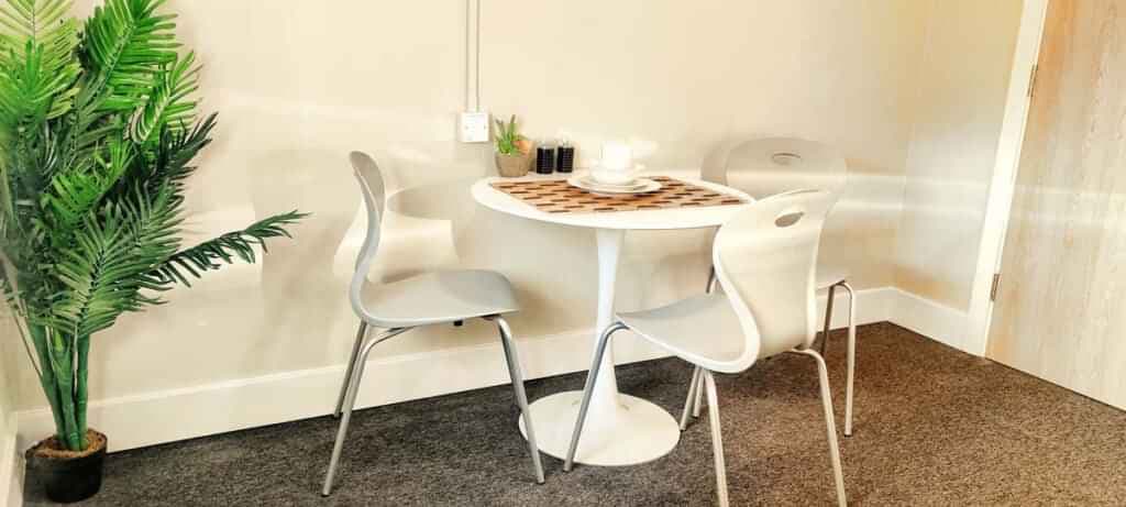 Two Bed Apartment - Image 5