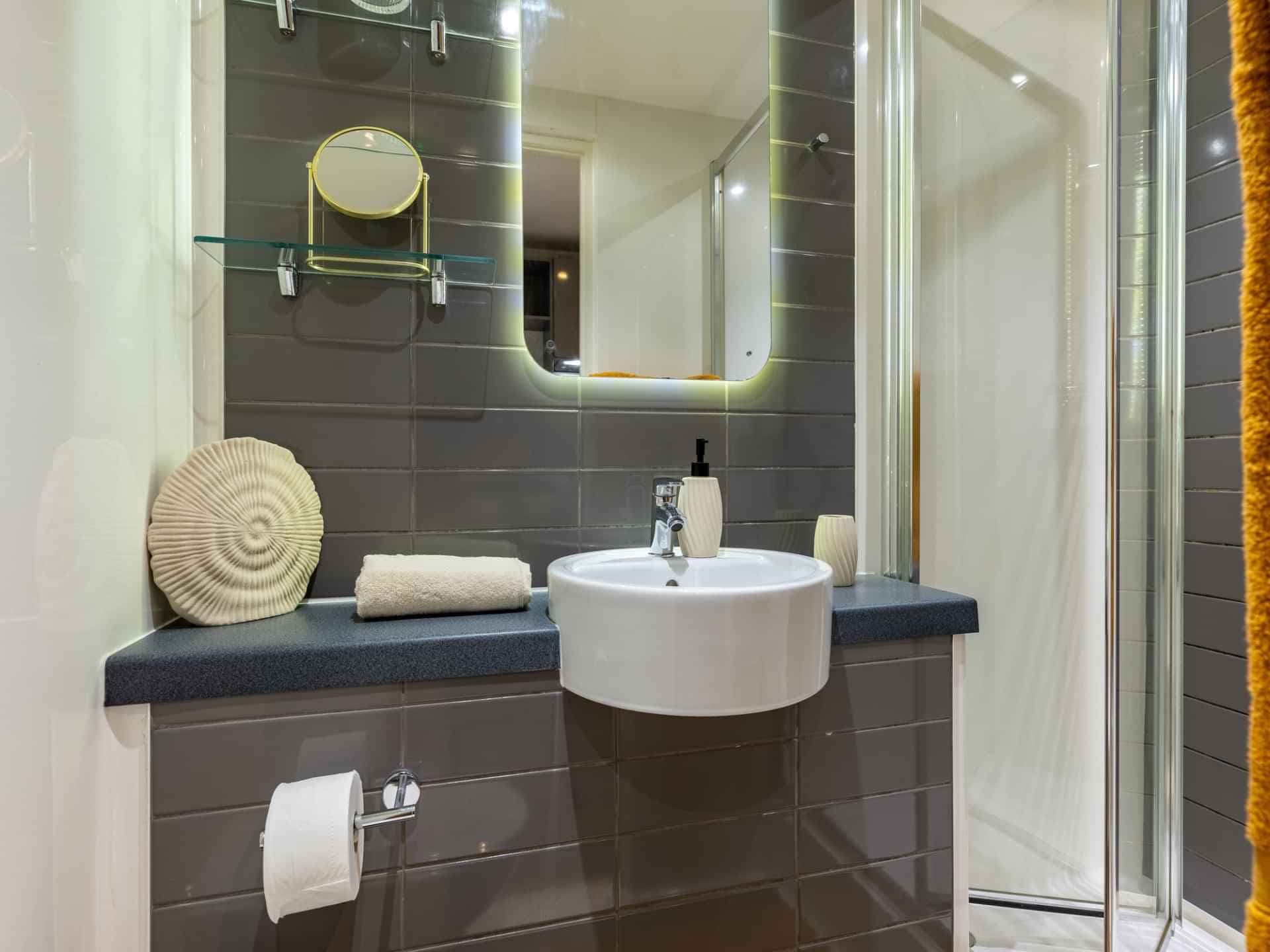 Premium Plus Studio - Image 4