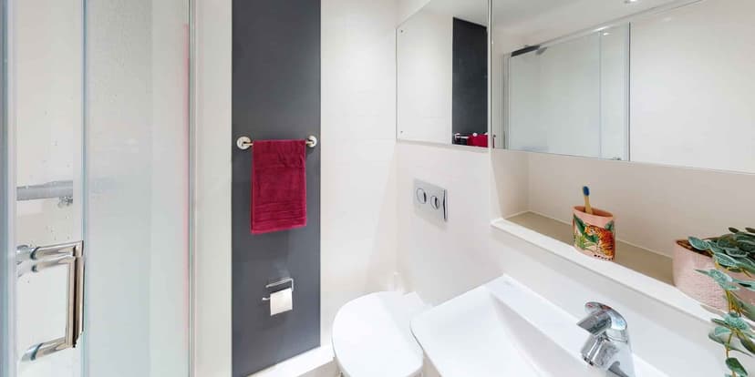 Bronze Ensuite Upper - Image 7