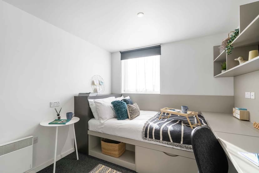  Gold Ensuite Lower - Image 18