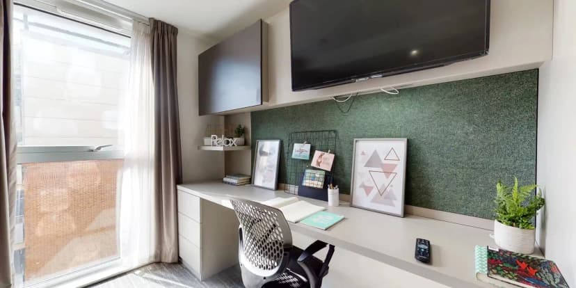 Gold Ensuite Upper - Image 10