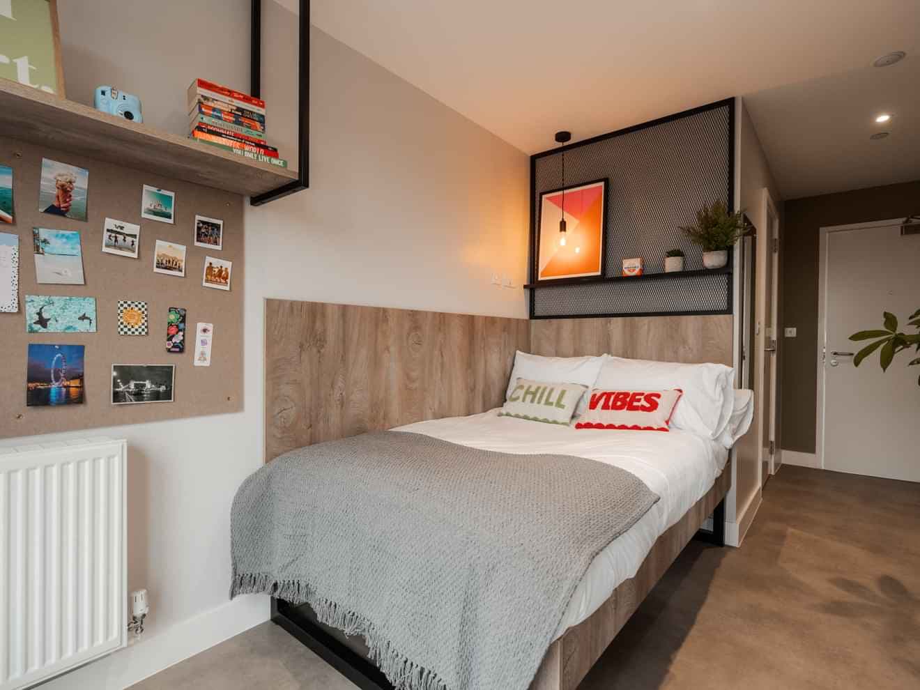 Classic Ensuite - Image 1