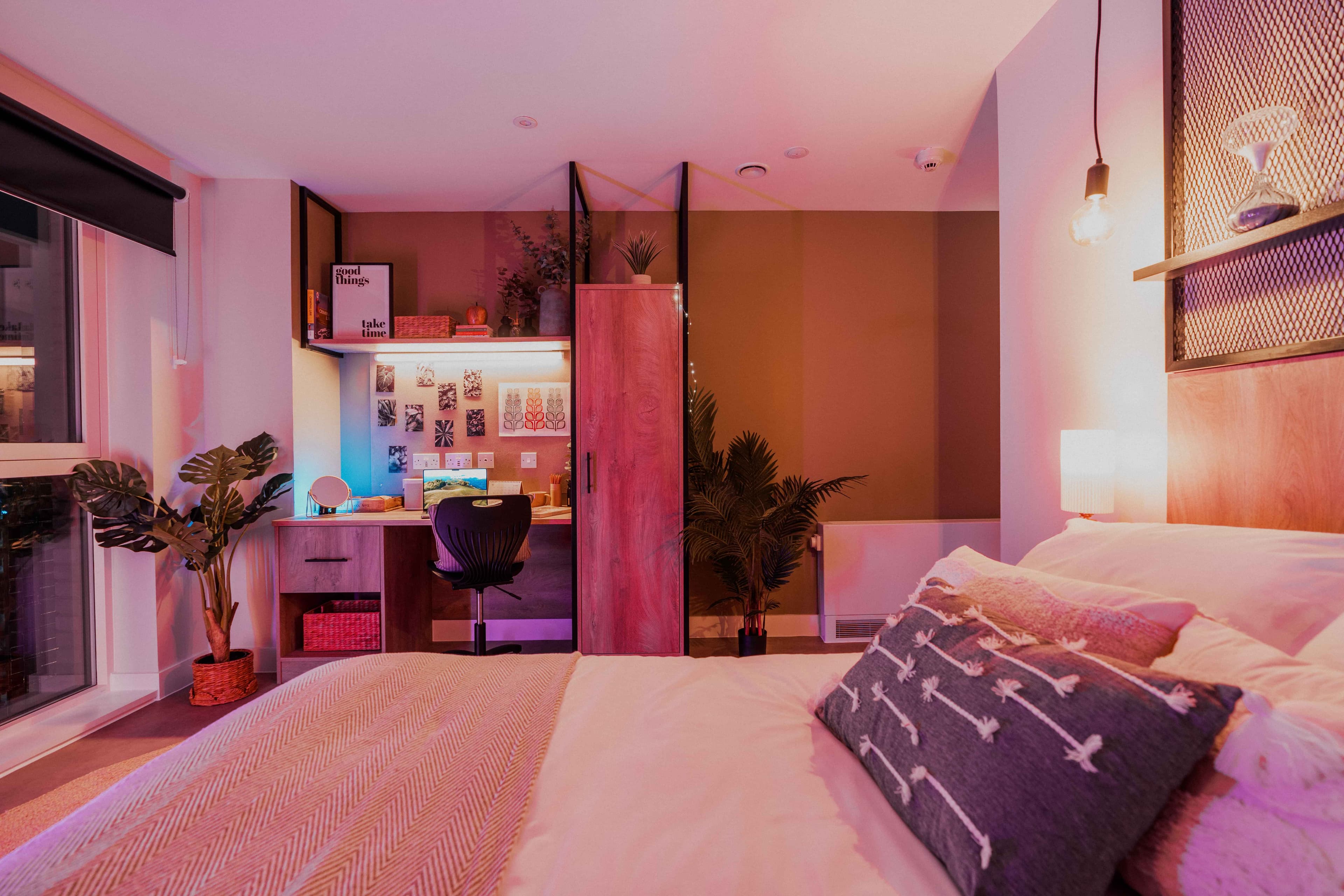 Superior Ensuite - Image 4