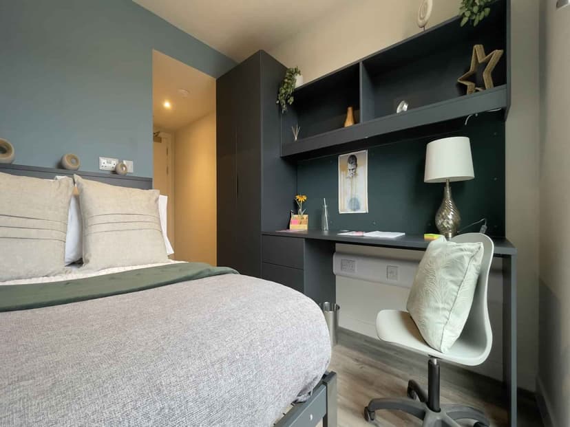 Classic Ensuite - Image 6