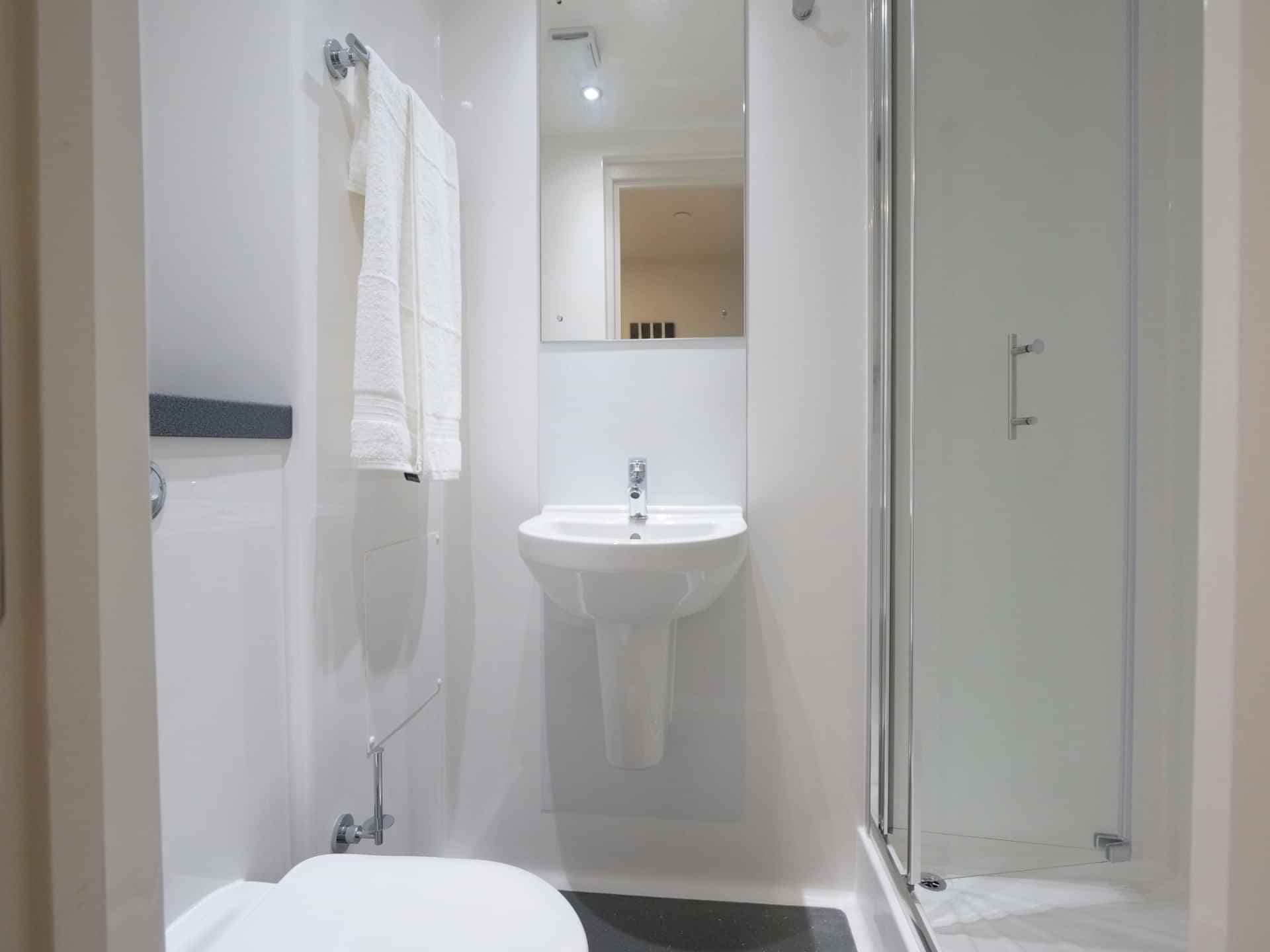 Classic Ensuite - Image 4