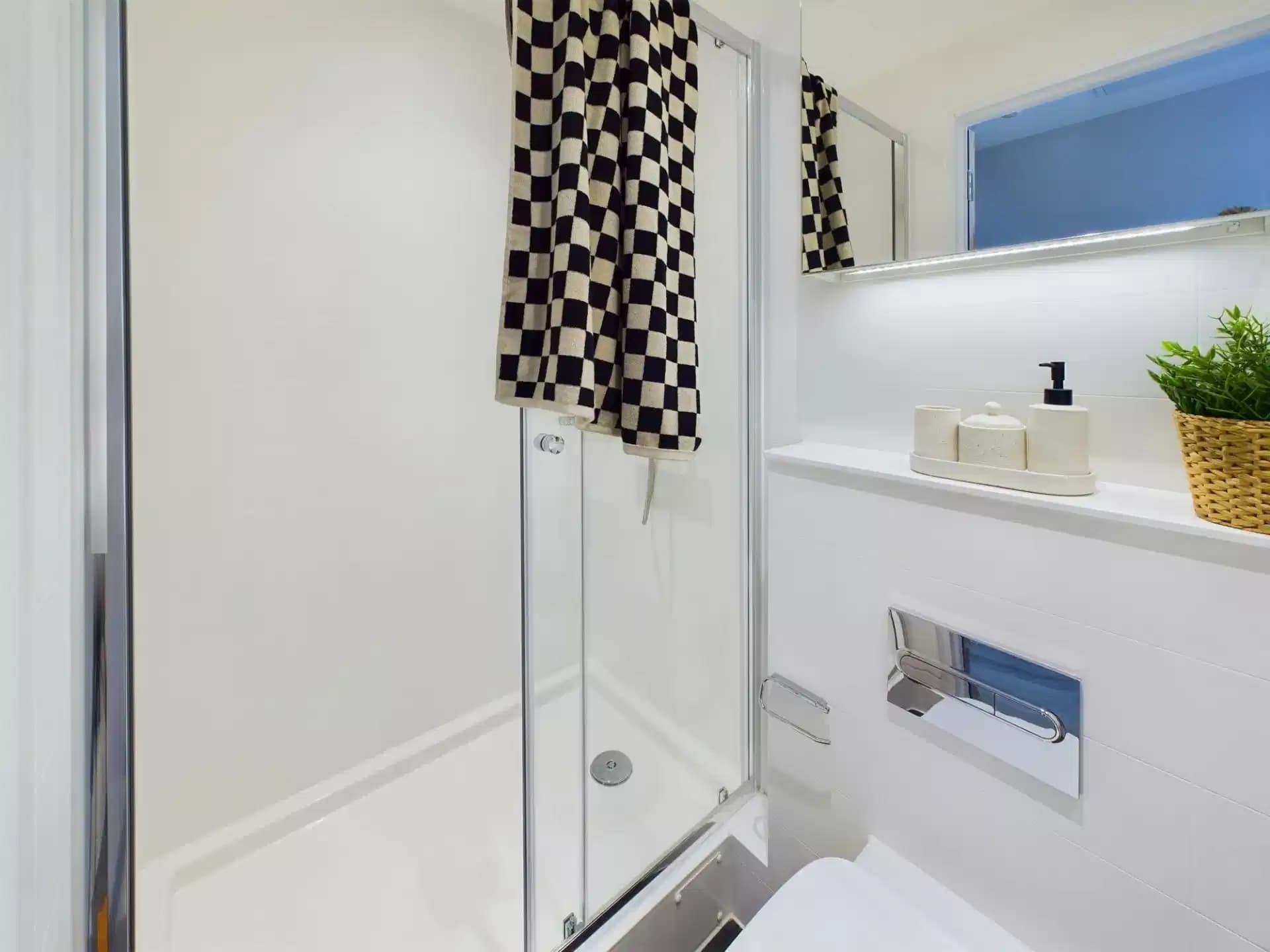 Deluxe Ensuite - Image 5