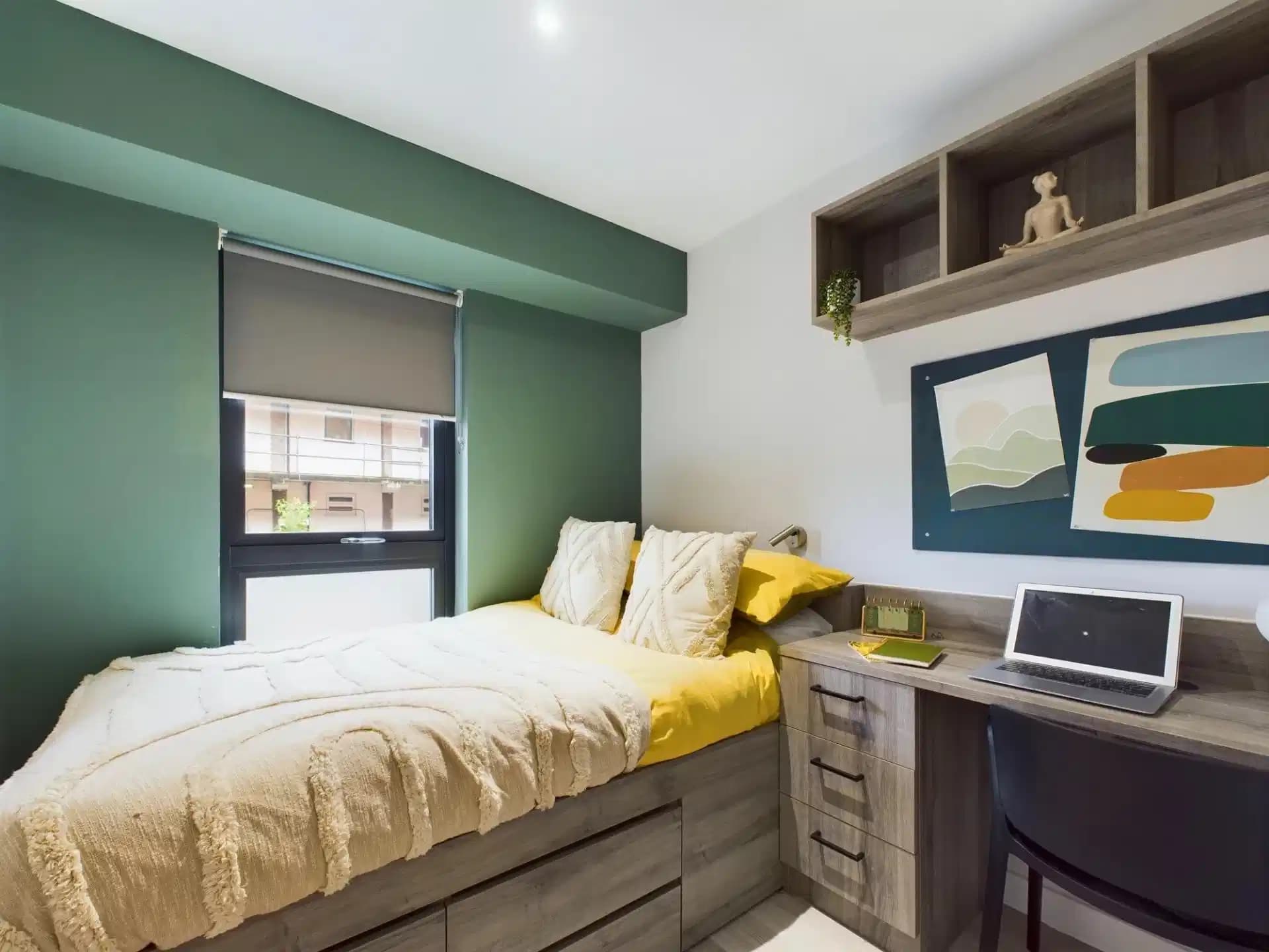 Luxury Ensuite - Image 2