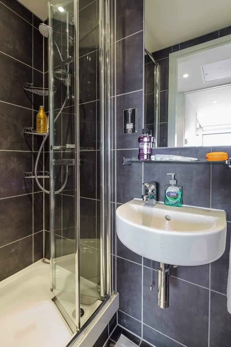 Ensuite Bedroom - 10 People - Image 6