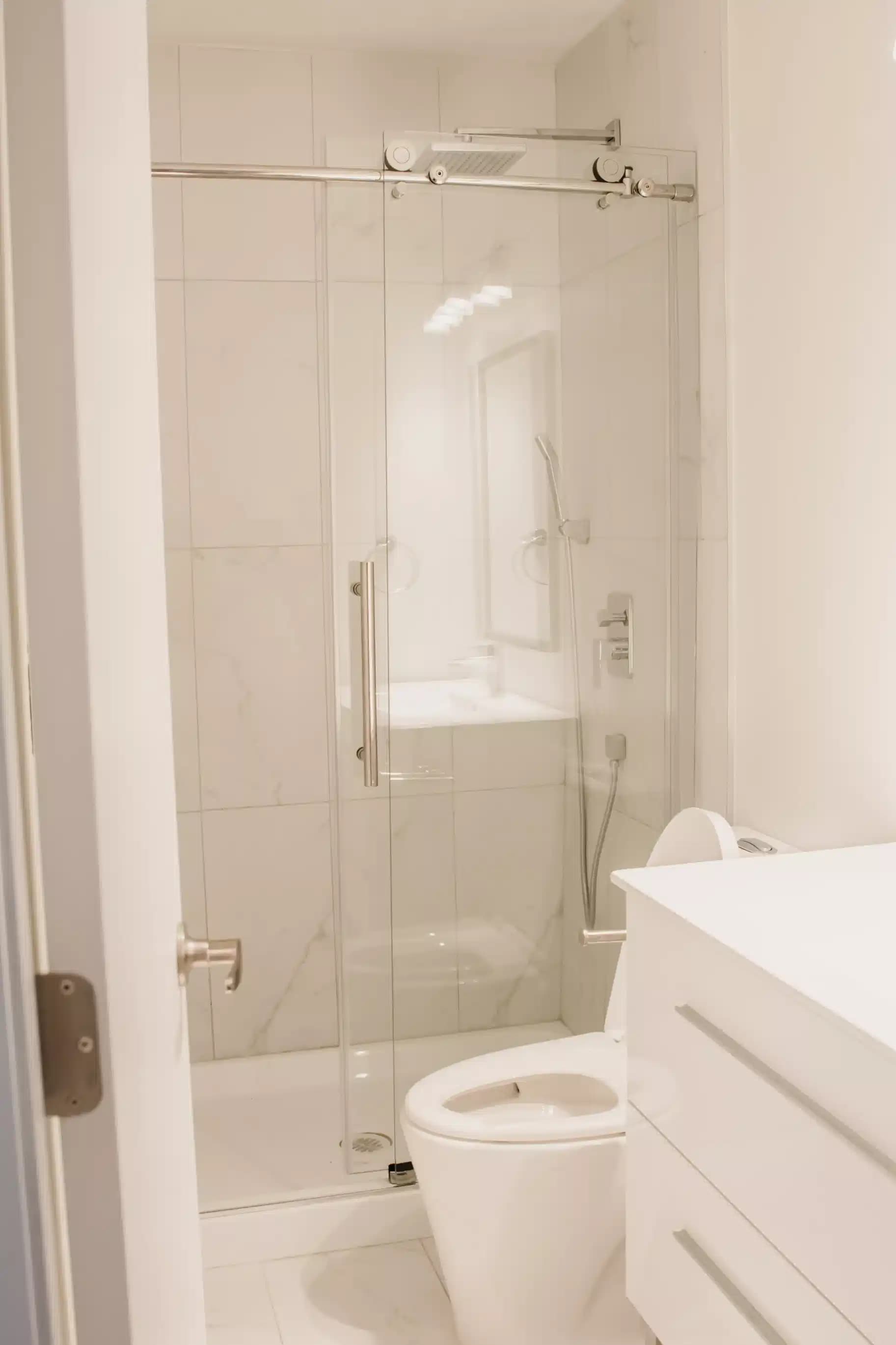 Sodalite Master Room( 1 Bed 1 Bath ) - Image 5