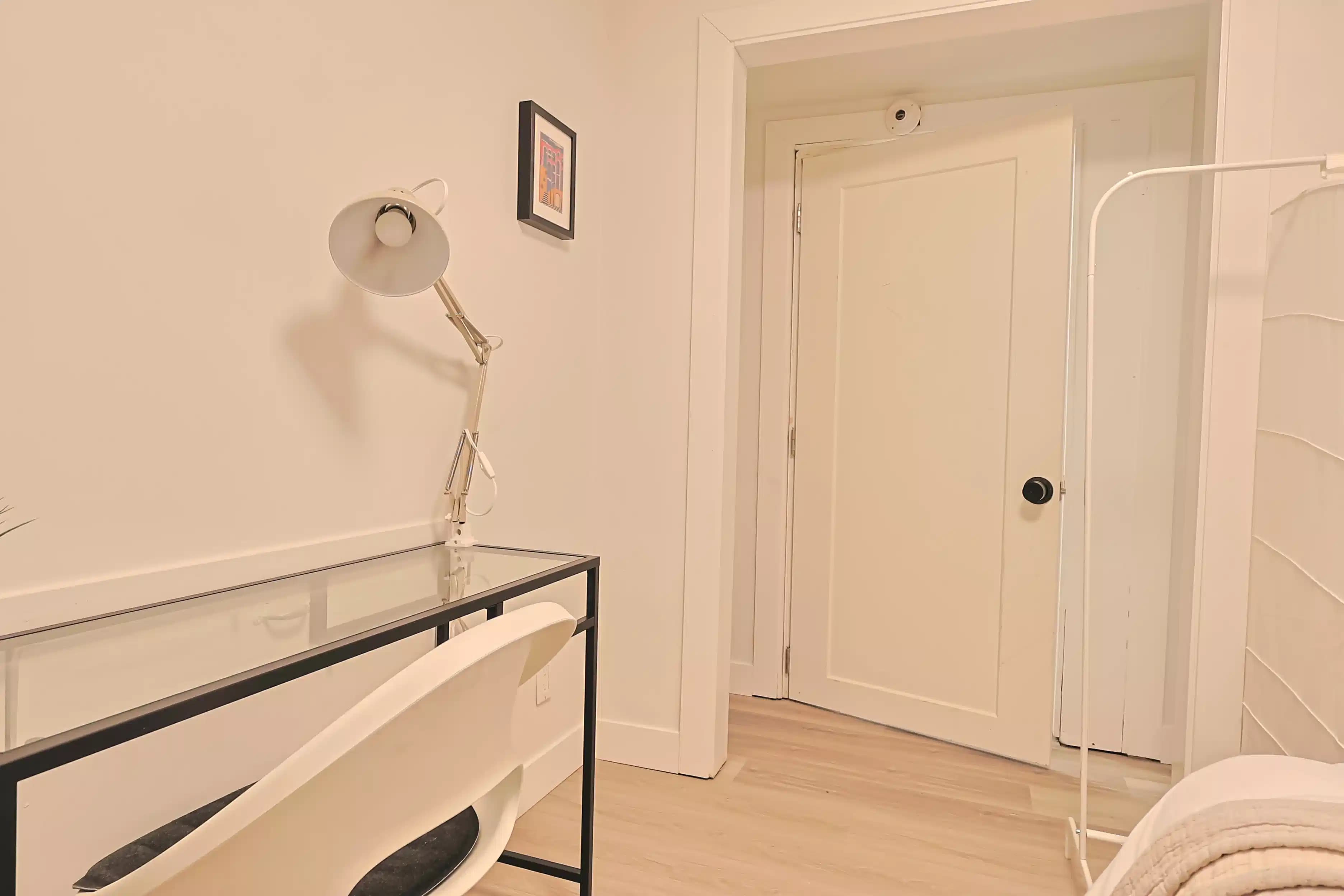 Olmo Room( 4 Bed 1 Bath ) - Image 4