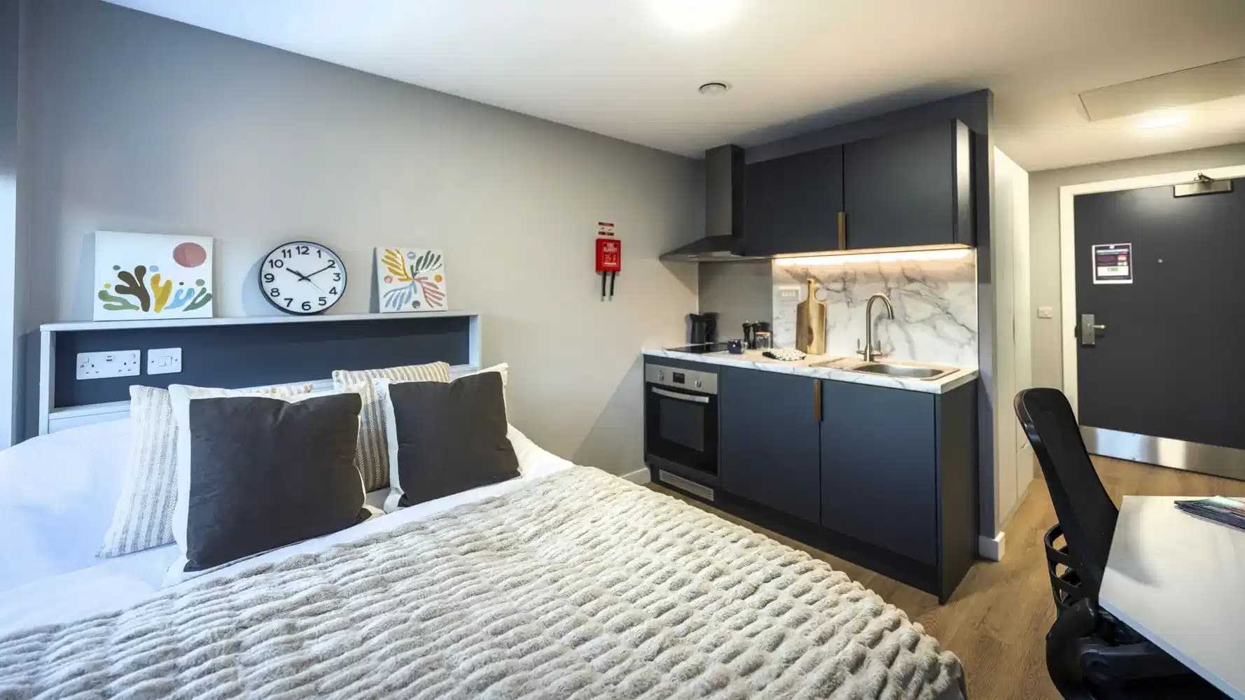 Classic Studio - Image 2