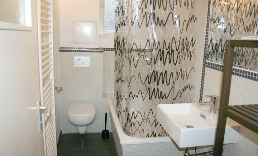 Private Room (18 Sqm) - Image 2