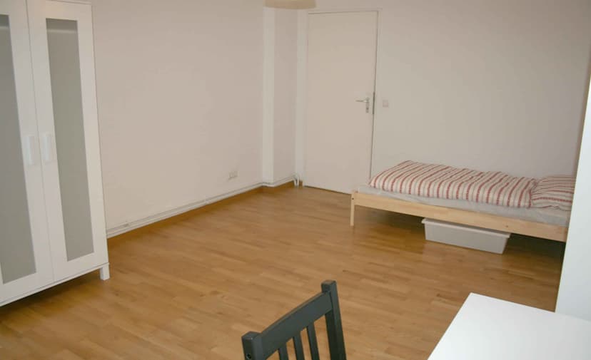 Private Room (18 Sqm) - Image 1