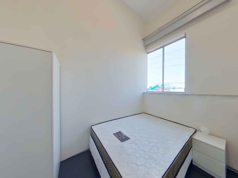 Room 6 (STD) - Image 3