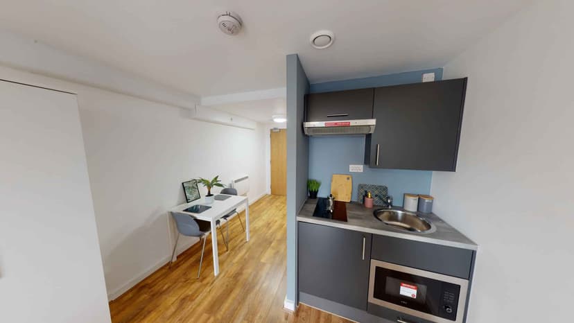 Essential Studio - Image 4