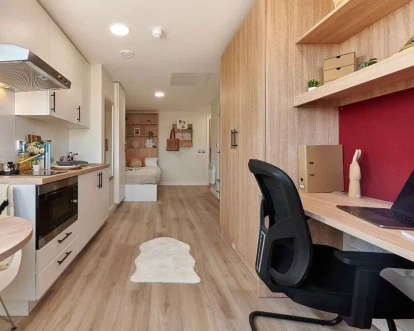 Platinum Balcony Studio - Image 9