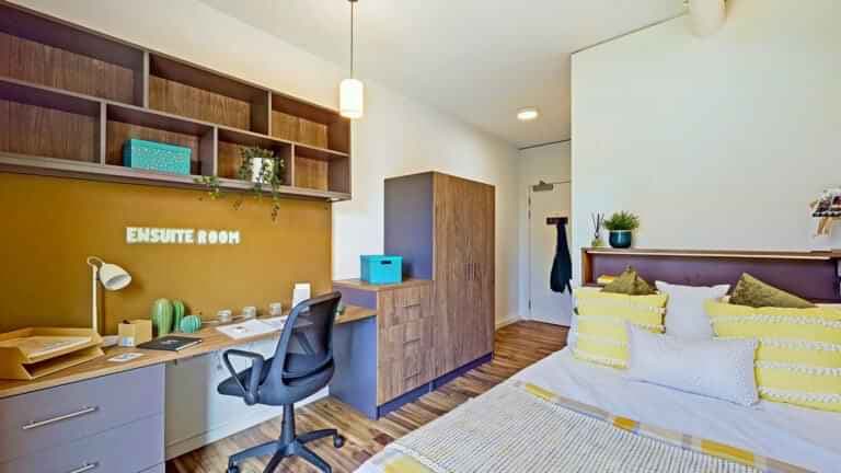 Classic En-suite - Image 1