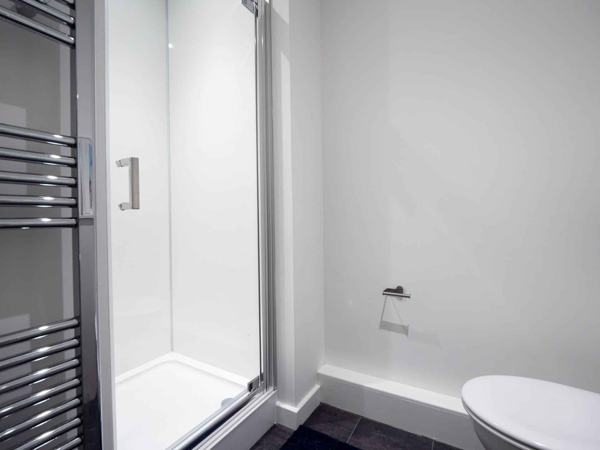 Bronze Ensuite - Image 3