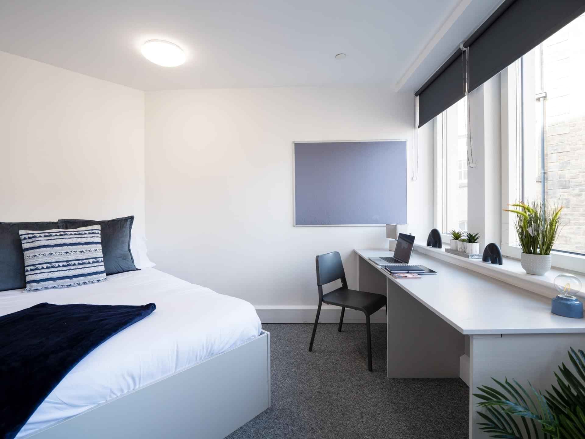 Platinum Ensuite - Image 1