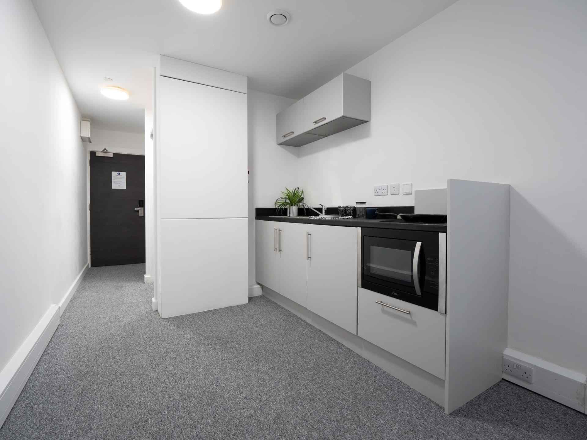 Silver Studio - Image 4