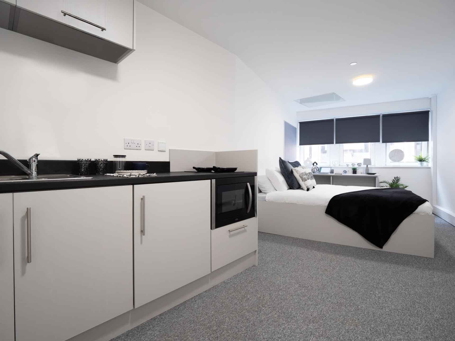 Silver Studio - Image 3