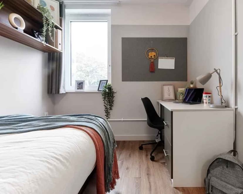 Platinum En-suite - Image 2
