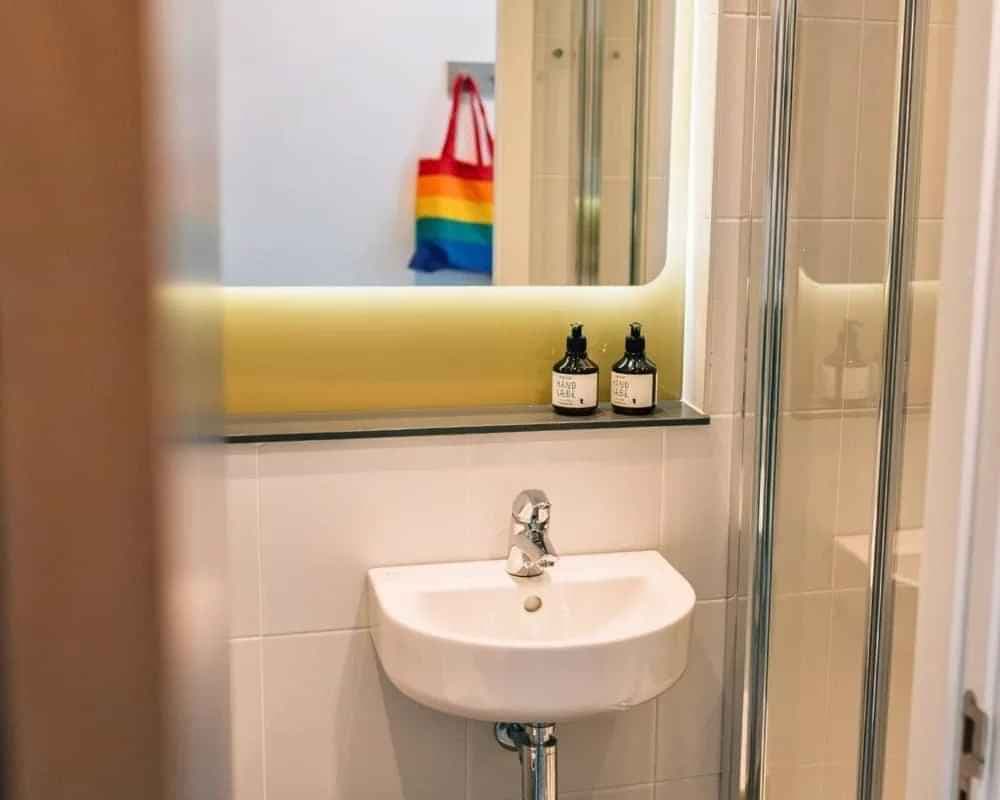 Premium En-suite - Image 6