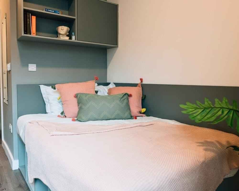 Deluxe Plus En-suite - Image 1