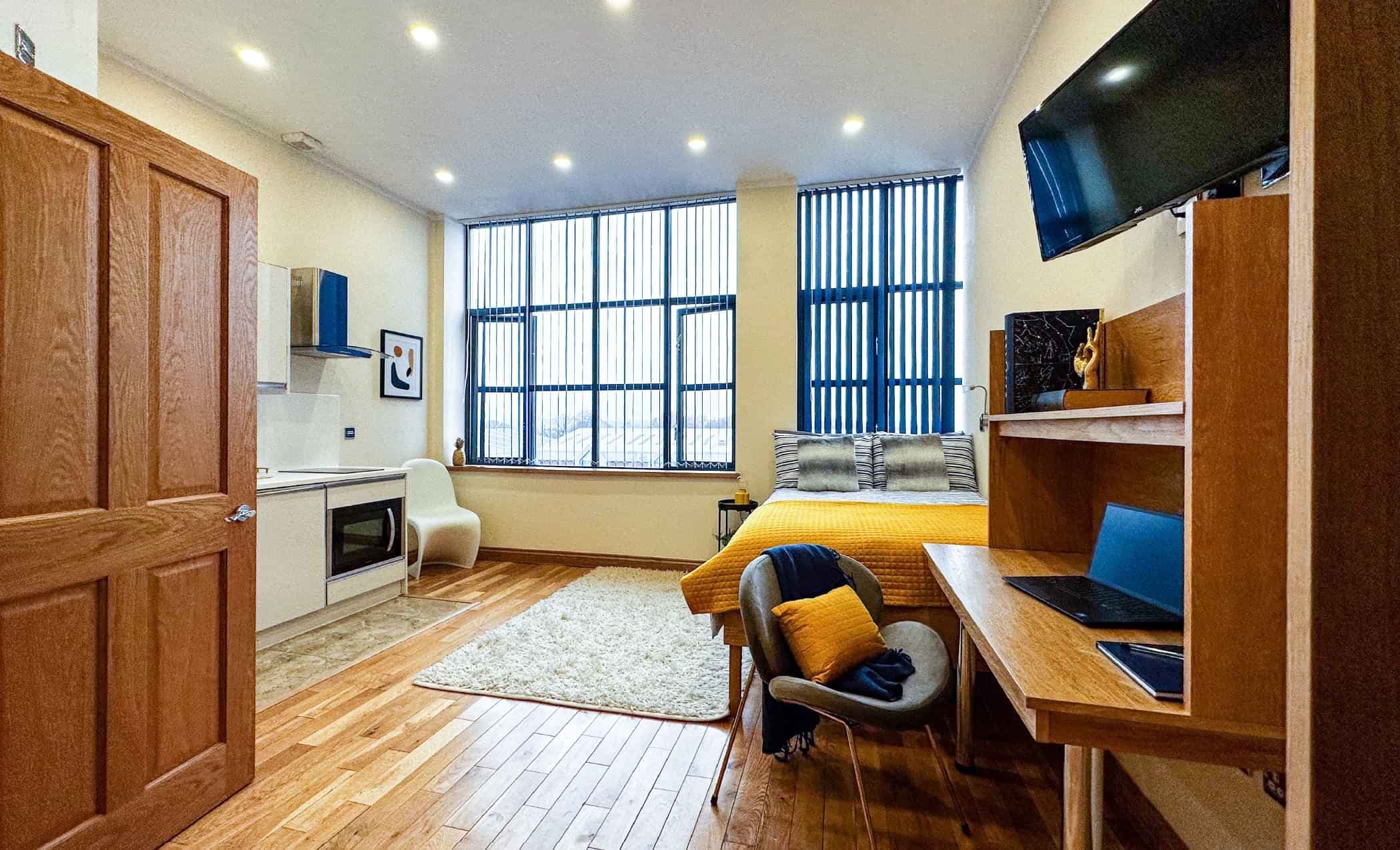 Executive Studio - Image 3