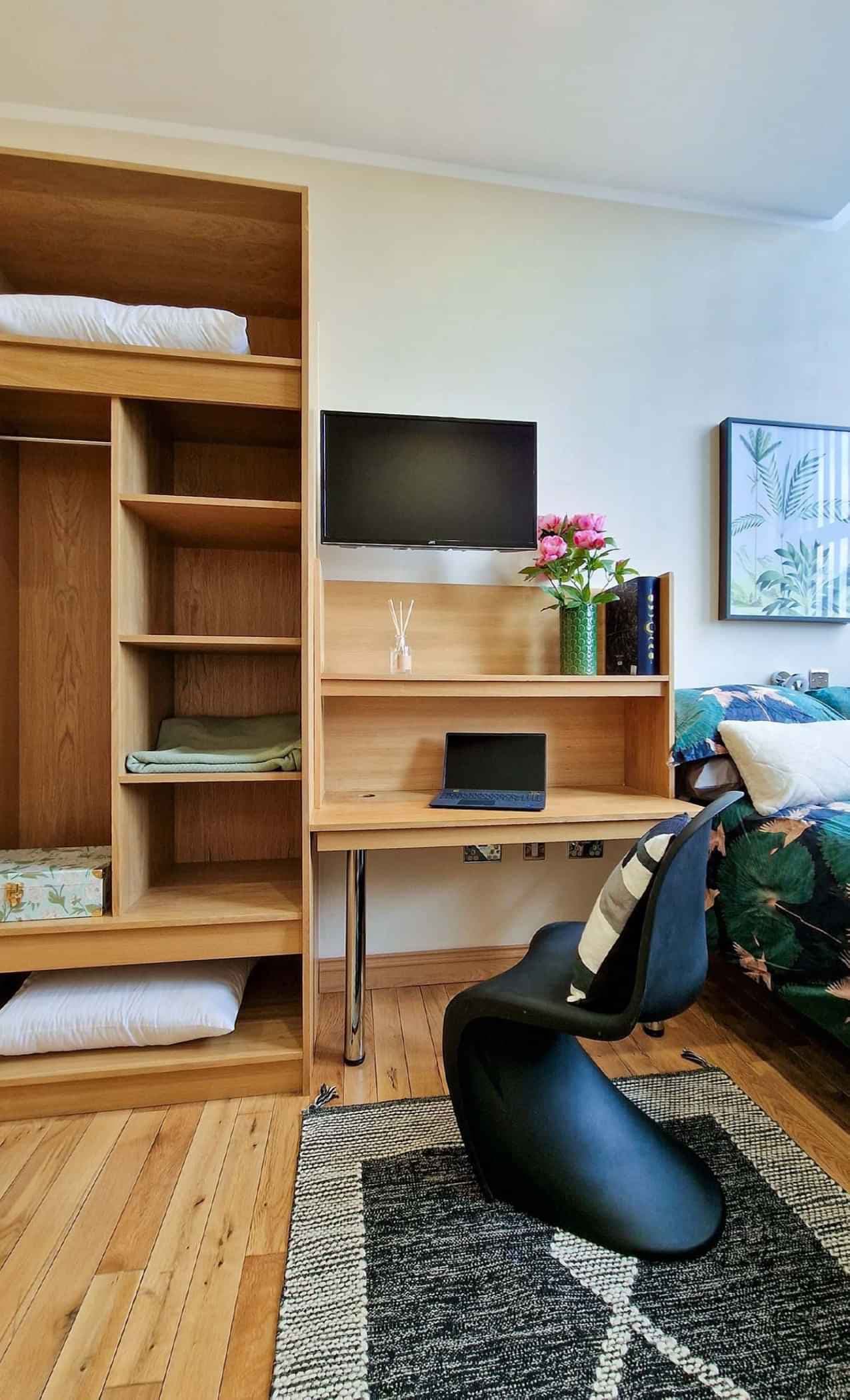 Deluxe Studio - Image 3