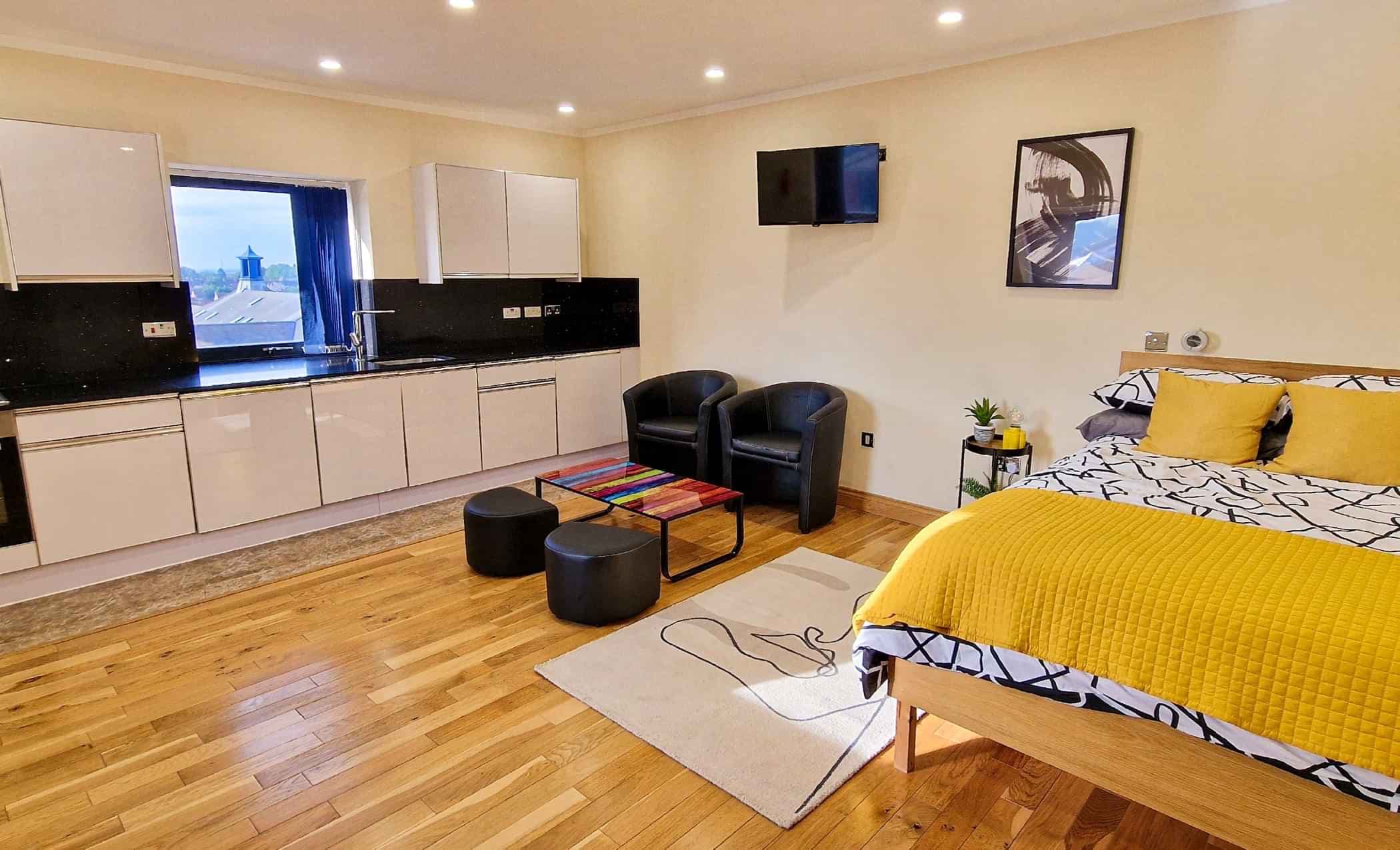 Premier Deluxe Studio - Image 6