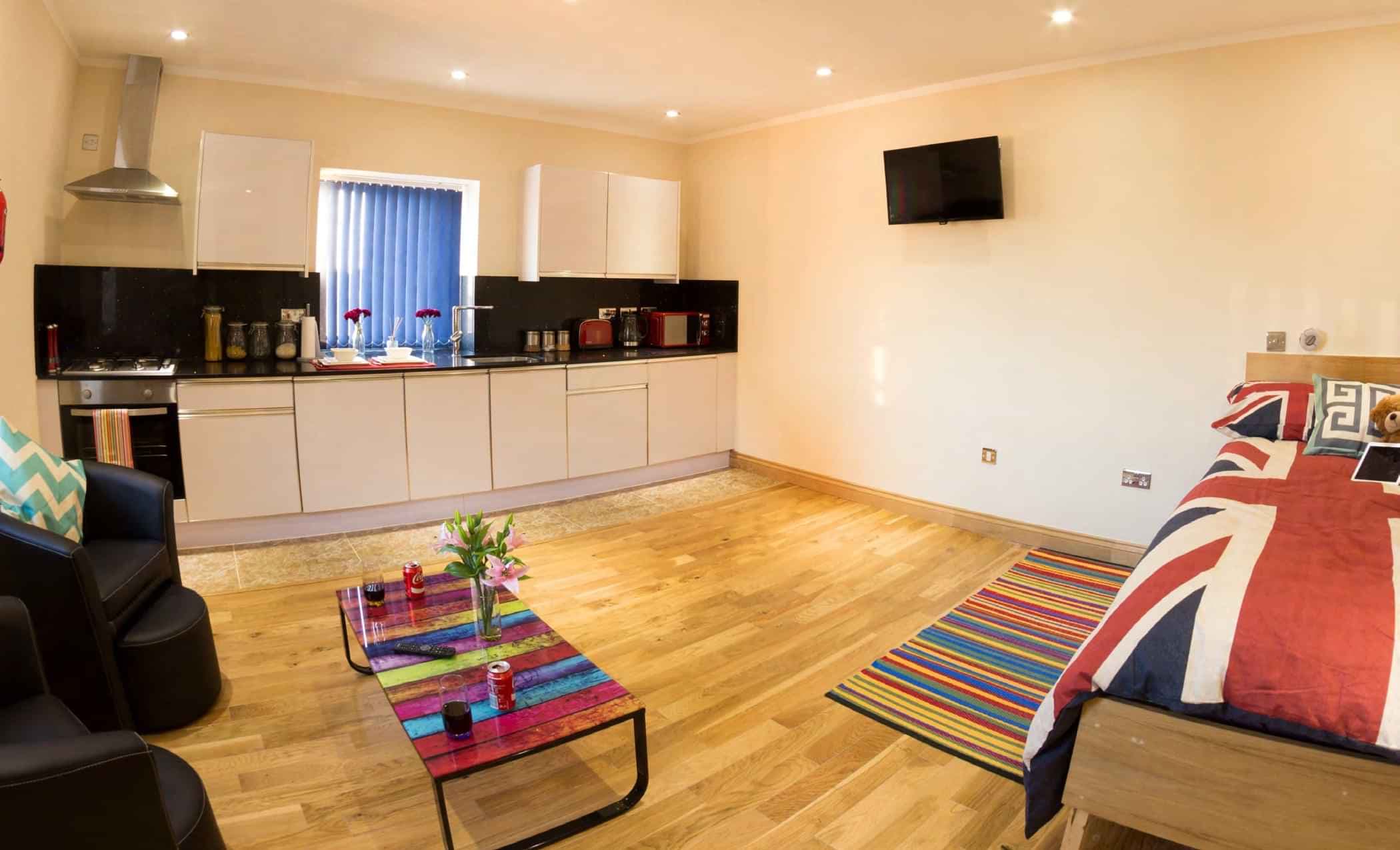 Premier Deluxe Studio - Image 2