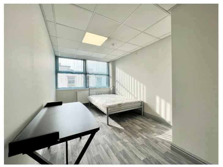 Single Ensuite - Image 2