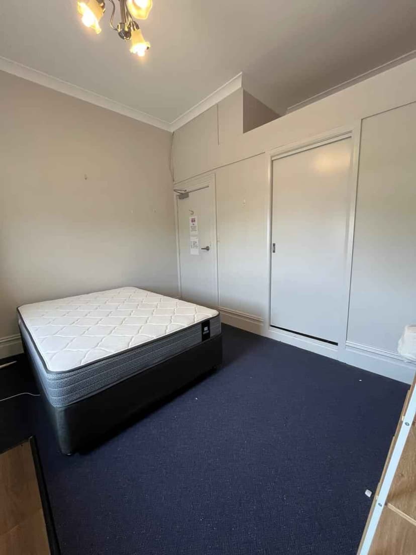 Room 4 - Image 4