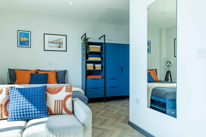 Platinum Suite – Top Floor - Image 3