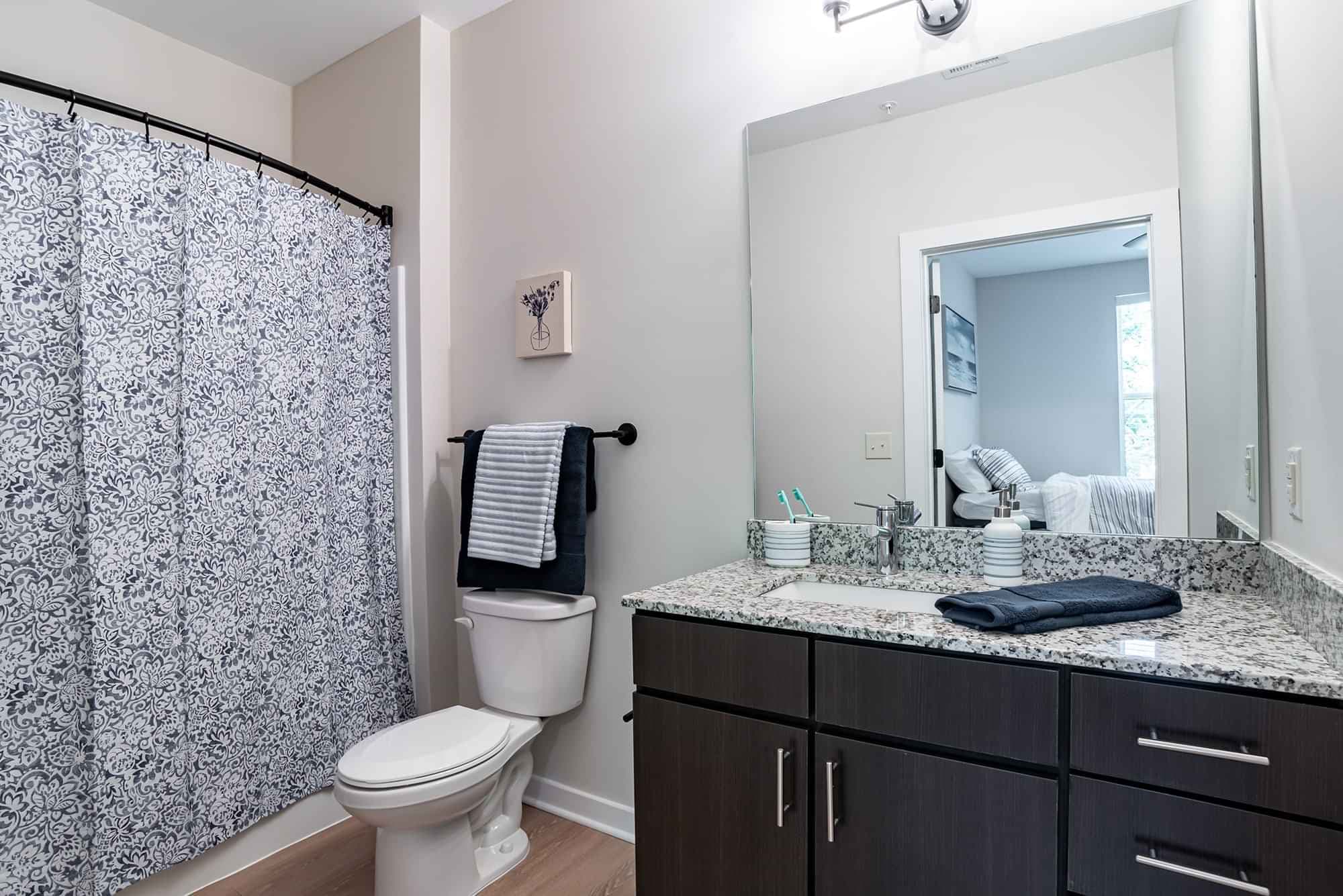 Private Room - Bungalow A (2 Bed - 1 Bath) - Image 8