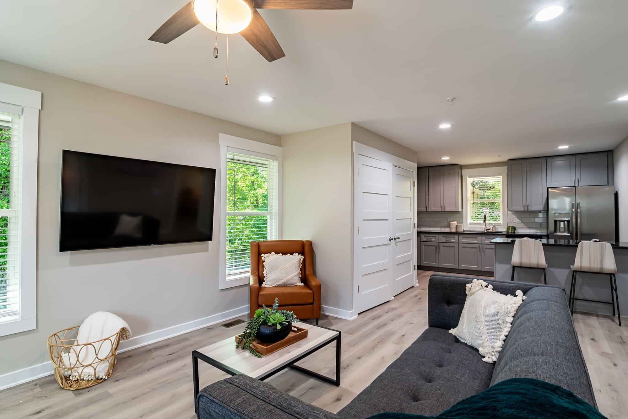 Private Room - Bungalow A (2 Bed - 1 Bath) - Image 3