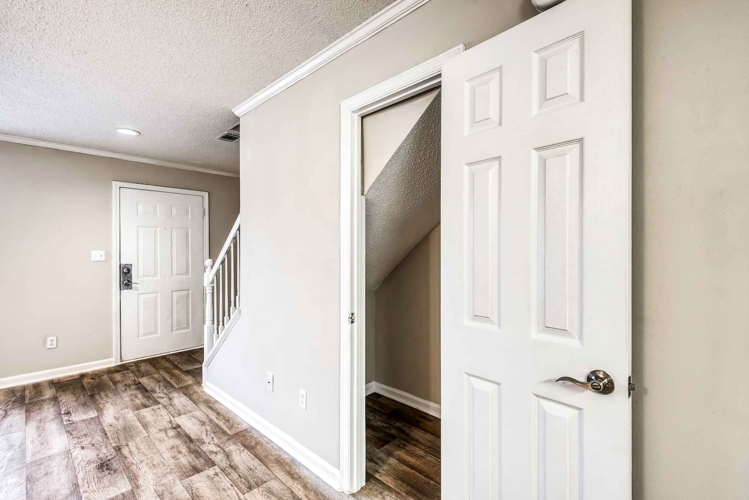 The Heyer - Private Room - Shared Bath (4 Bed - 2 Bath) - Image 5