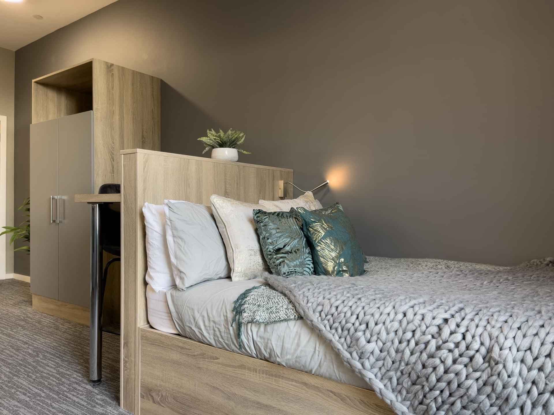 Bronze Plus Studio - Image 1